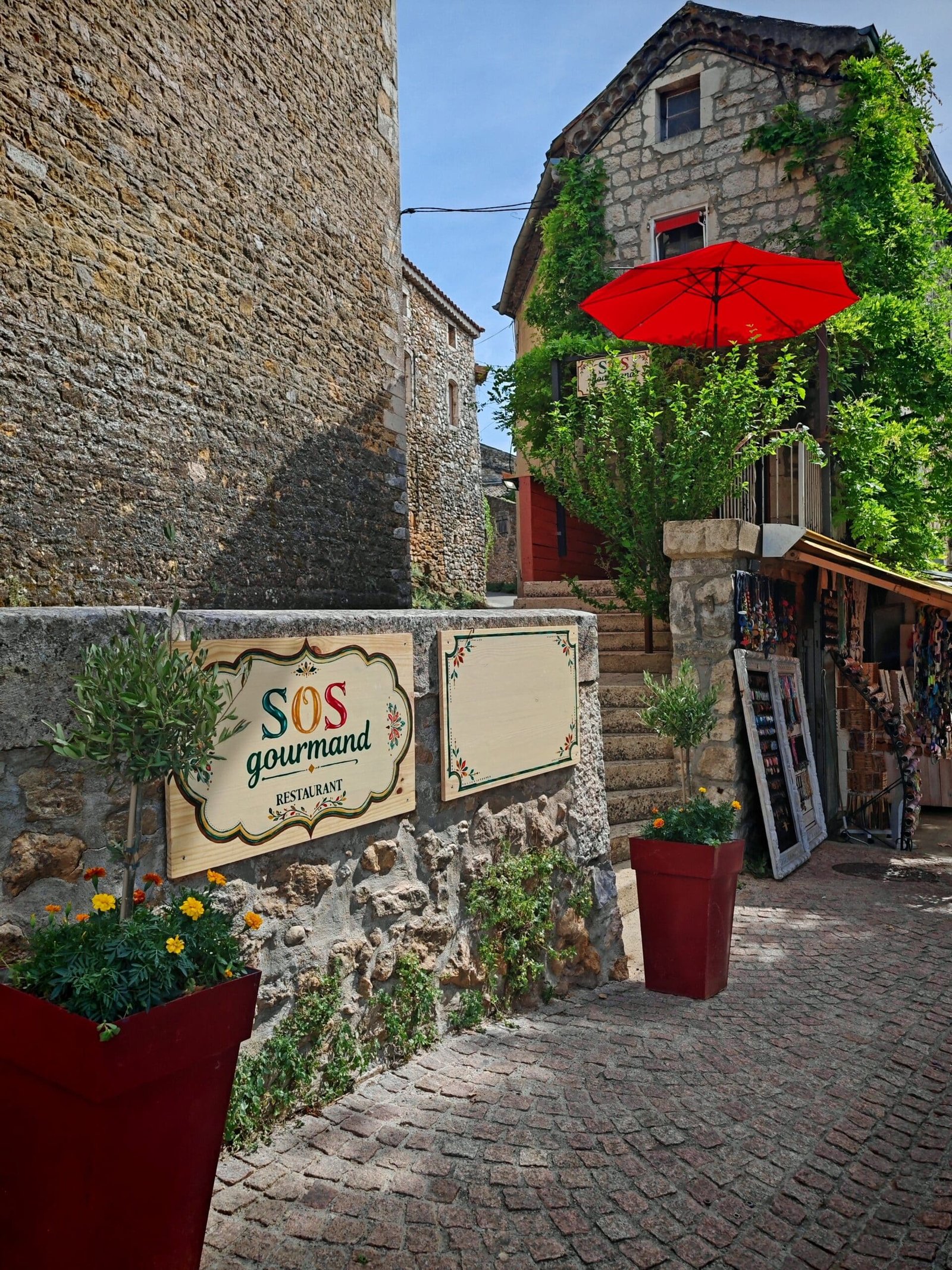 devanture restaurant sos gourmand vallon pont d'arc